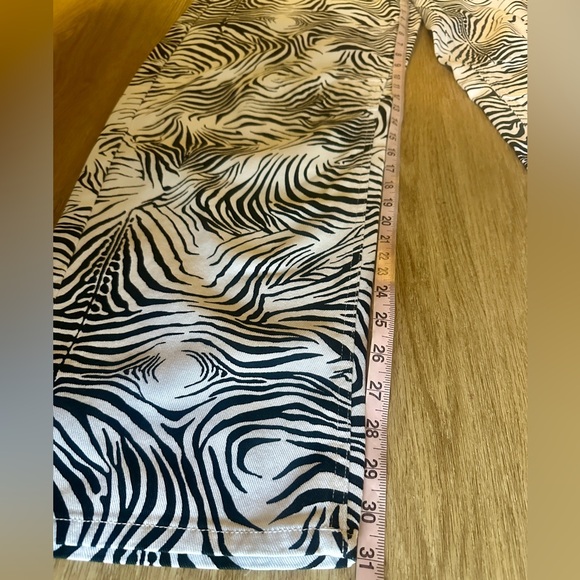 AFRM Rhett Zebra Carpenter Barrel Jeans – Size 25 | NWT - Picture 8 of 10